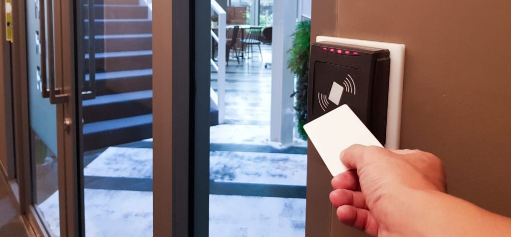 Control de accesos y presencia en Oviedo - SIS XXI